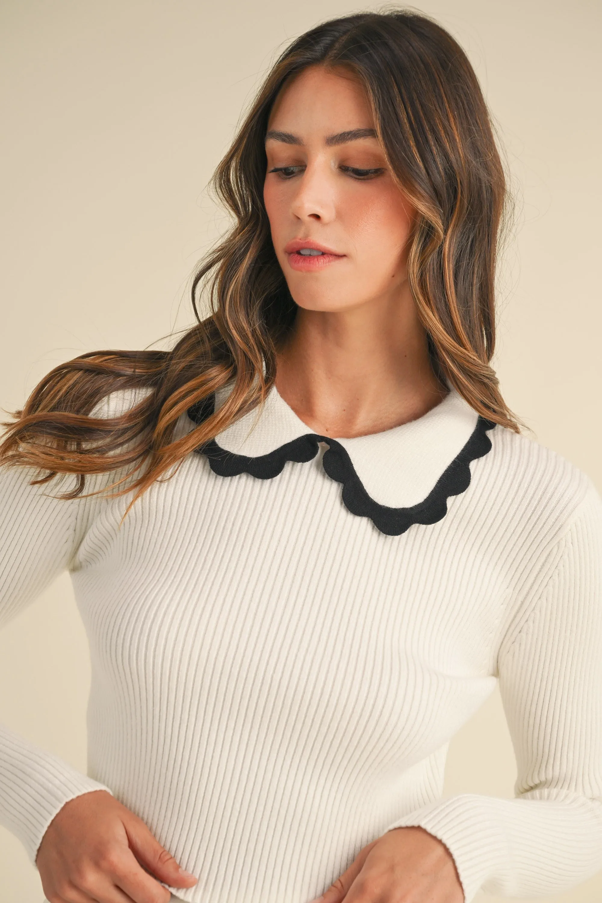 Frankie Scalloped Collar Sweater in Off White