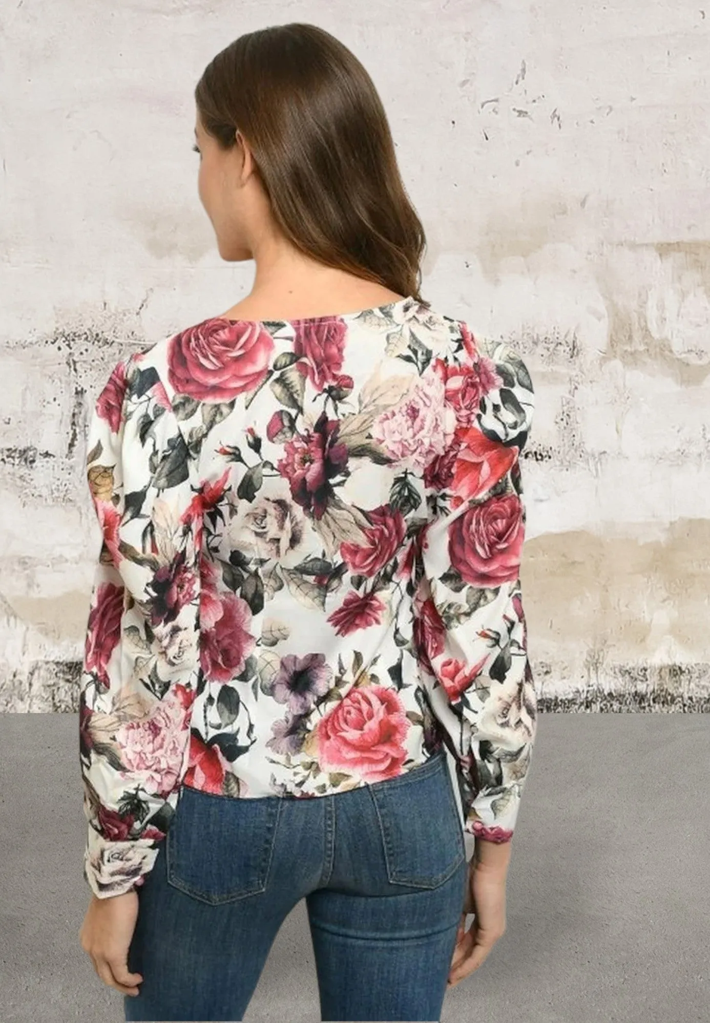 Long sleeve v-neck floral print top