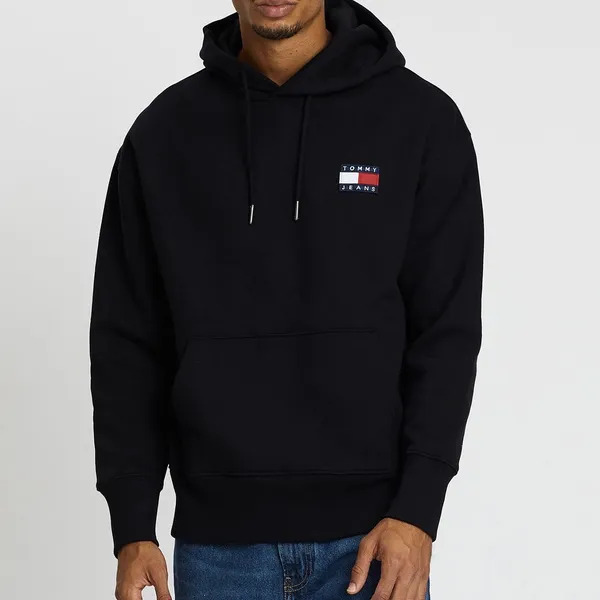 Tommy Hilfiger Men's Tommy Jeans SMITH PO BADGE HOODIE. Black.