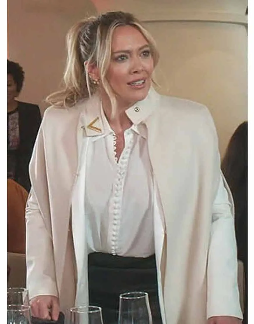 Younger S07 Hilary Duff Cape Coat | Kelsey Peters White Cape | Ujackets